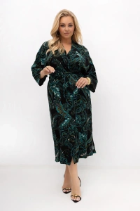 Eleganckie kimono plus size w czarno-turkusowy print paisley, długie, zwiewne i wygodne, świetne do stylizacji wizytowych.