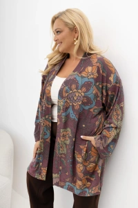 Kardigan Slow Moments fioletowo-bordowy Plus Size Oversize – zbliżenie na kwiatowy print, luźny fason i kieszeń.