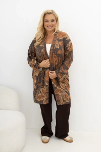 Sweterkowy kardigan Slow Moments brązowy w rdzawy print kwiatowy Plus Size Oversize – luźna narzutka z kieszeniami, widok z przodu.