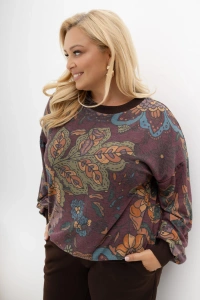 Casualowa bluzka Bloom Routine Plus Size Oversize w śliwkowy kwiatowy print – zbliżenie detali.