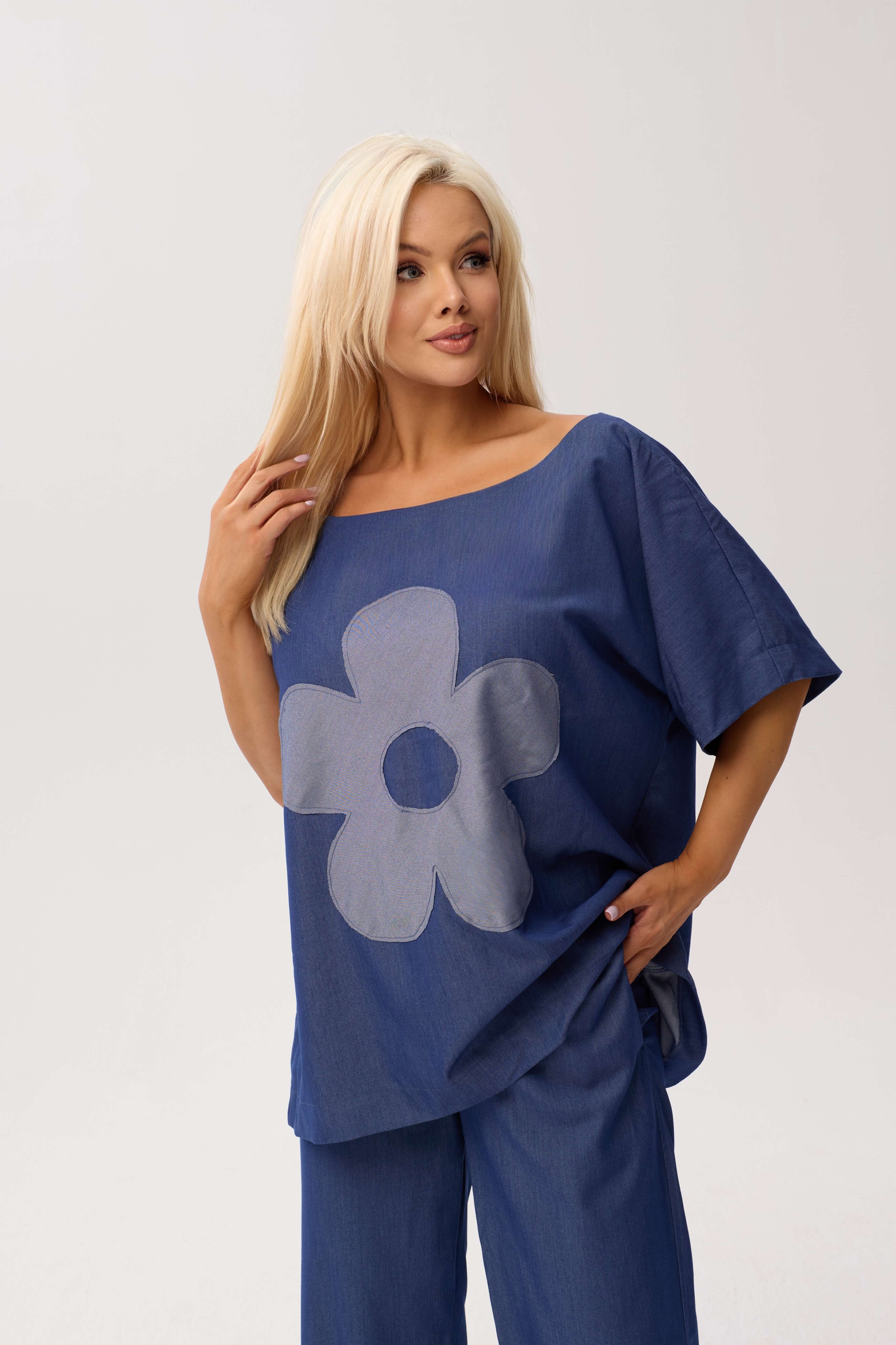 Oversize denimowa bluzka Leo z aplikacją - 1